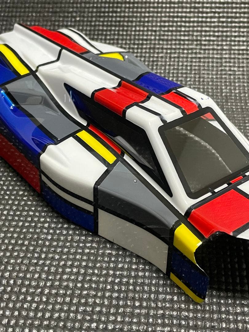 京商、ヨコモ用塗装済ボディ4台