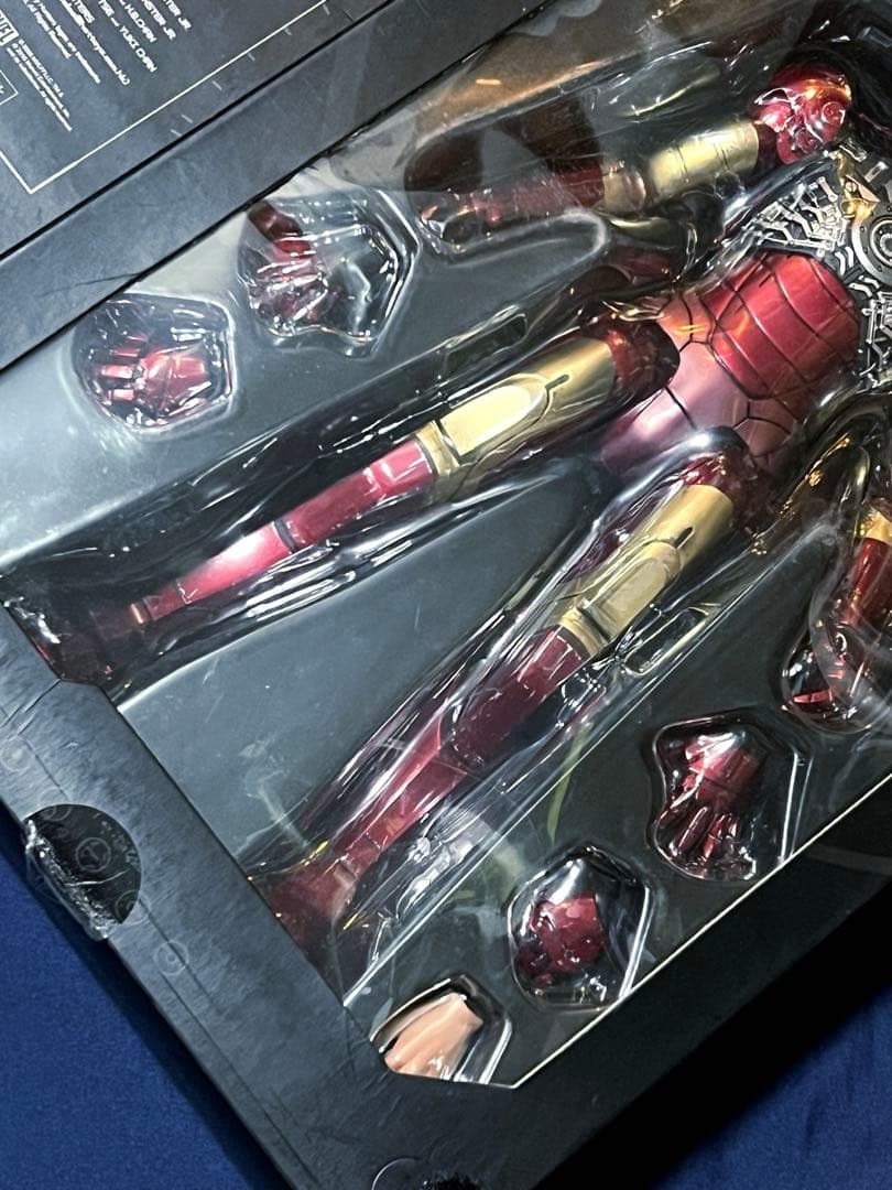 アイアンマン　マーク３（バトルダメージ版）ホットトイズ