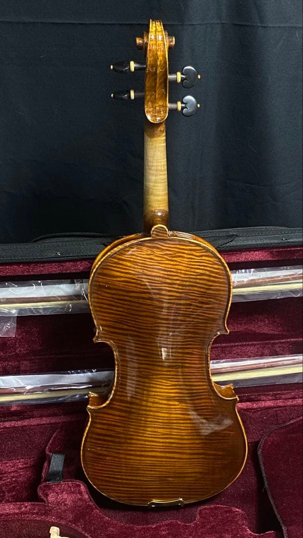 7万円の付属品新品1ピース最高美しいトラ目メープル板バイオリン4/4