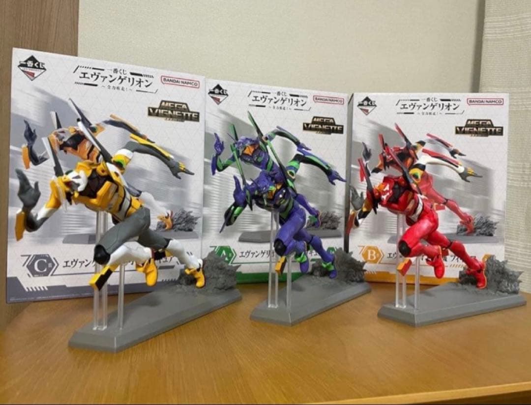 【日曜日までの出品　値下中】エヴァンゲリオン 初号機、零号機、2号機フィギュア