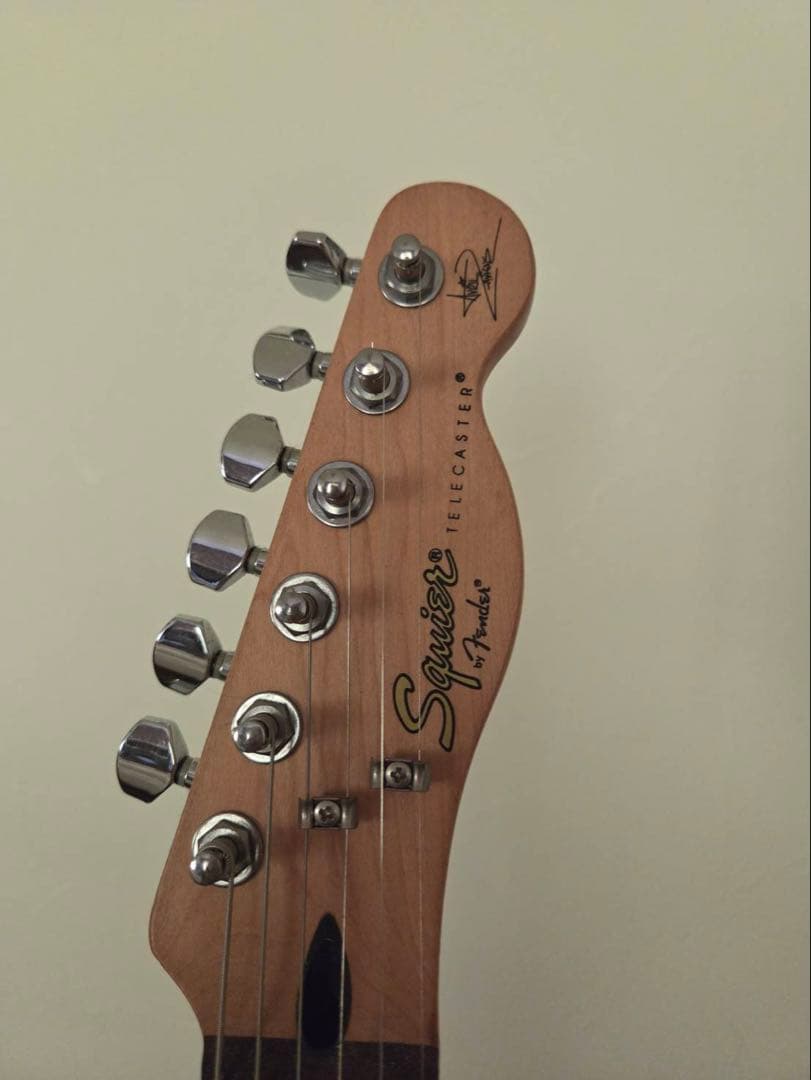 Squier スクワイヤー　エレキギター　アヴリルラヴィーン