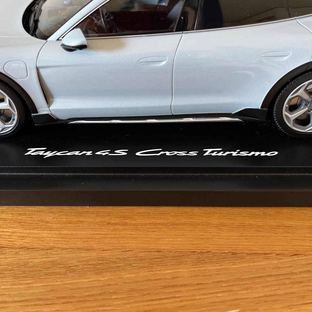ミニカー 美品】1/18 ポルシェ タイカン 4S クロス ツーリスモ - メルカリ