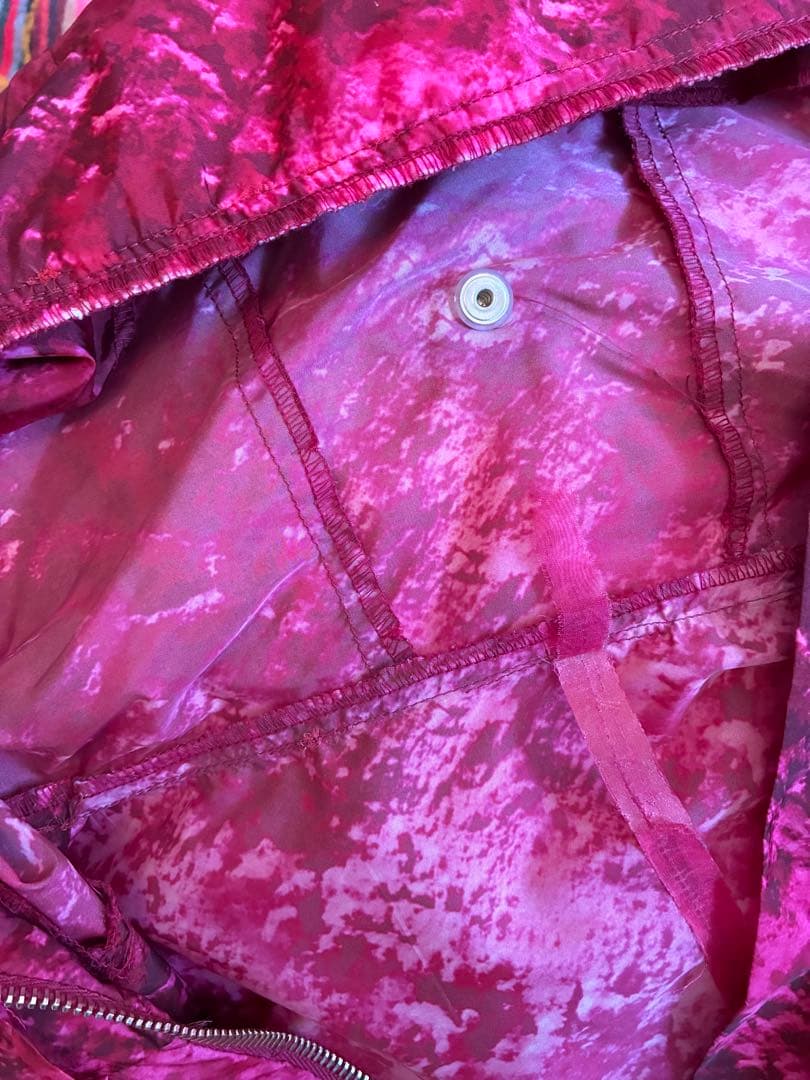 モンクレールガムルージュ フード付きナイロンコート