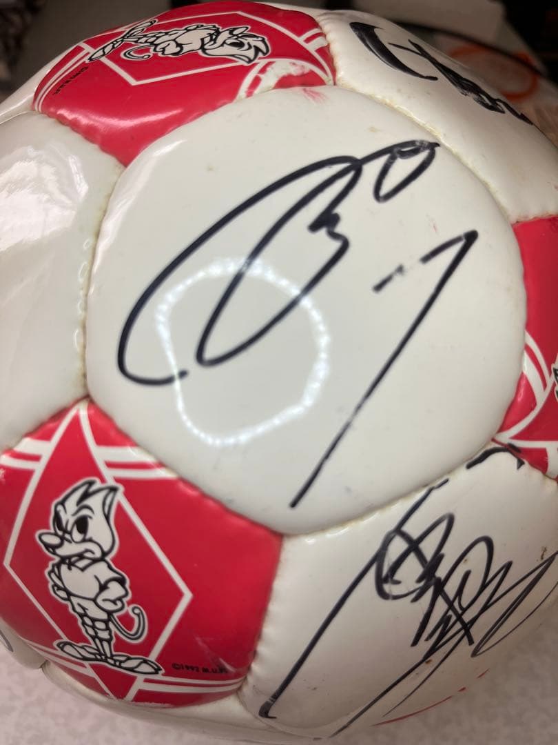 サイン入りボール 浦和レッドダイヤモンズ 1992年 - メルカリ