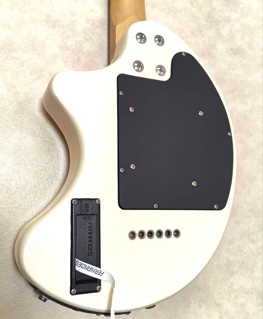 【美品】DIGI-ZO PWH マルチエフェクター内蔵 ミニギター 専用ケース付