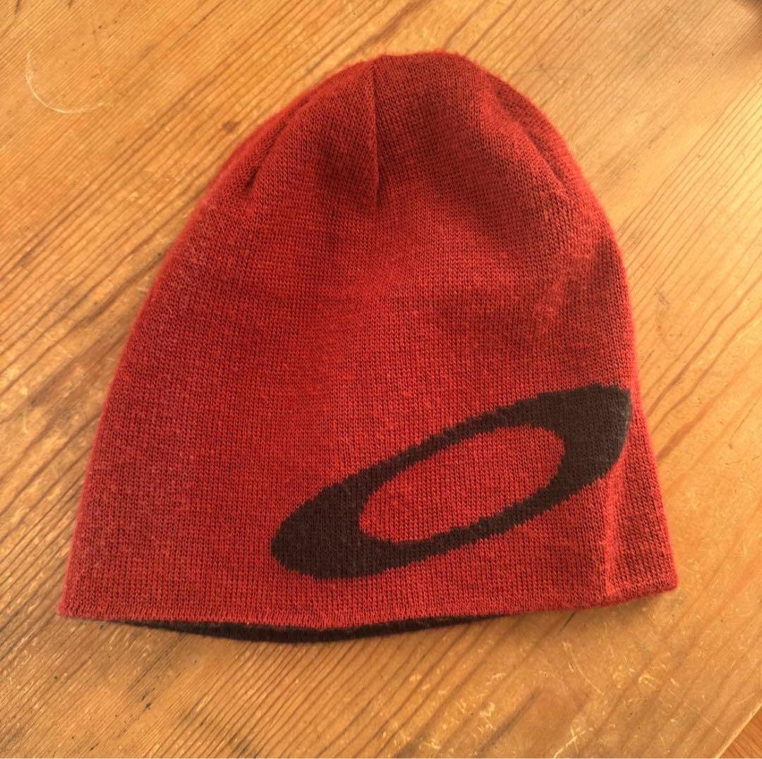 OAKLEY オークリー ビーニー ニット帽 Oakley 赤 - メルカリ