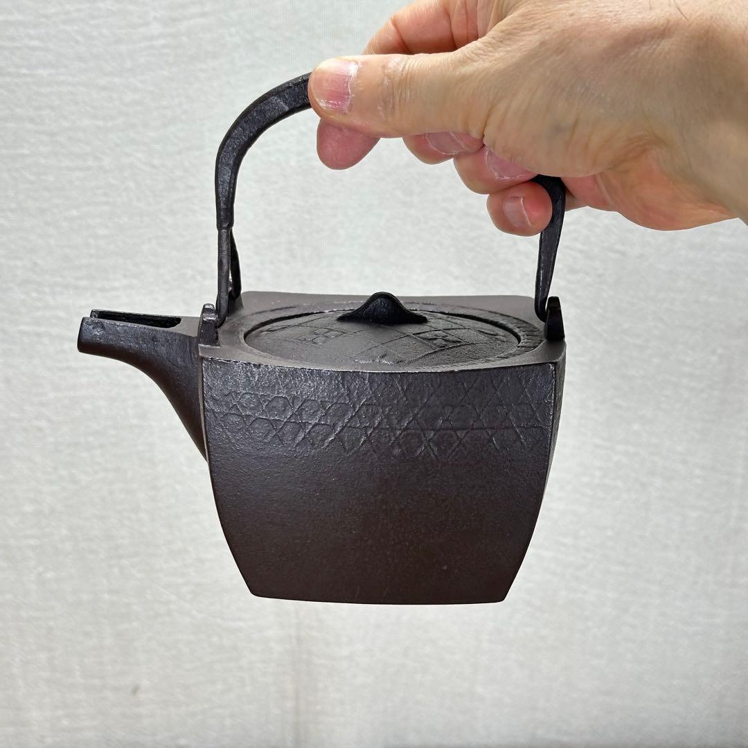 a724 送料込 遠州公好 檜垣地紋 四方絢鍋 金襴手蓋 御釜師