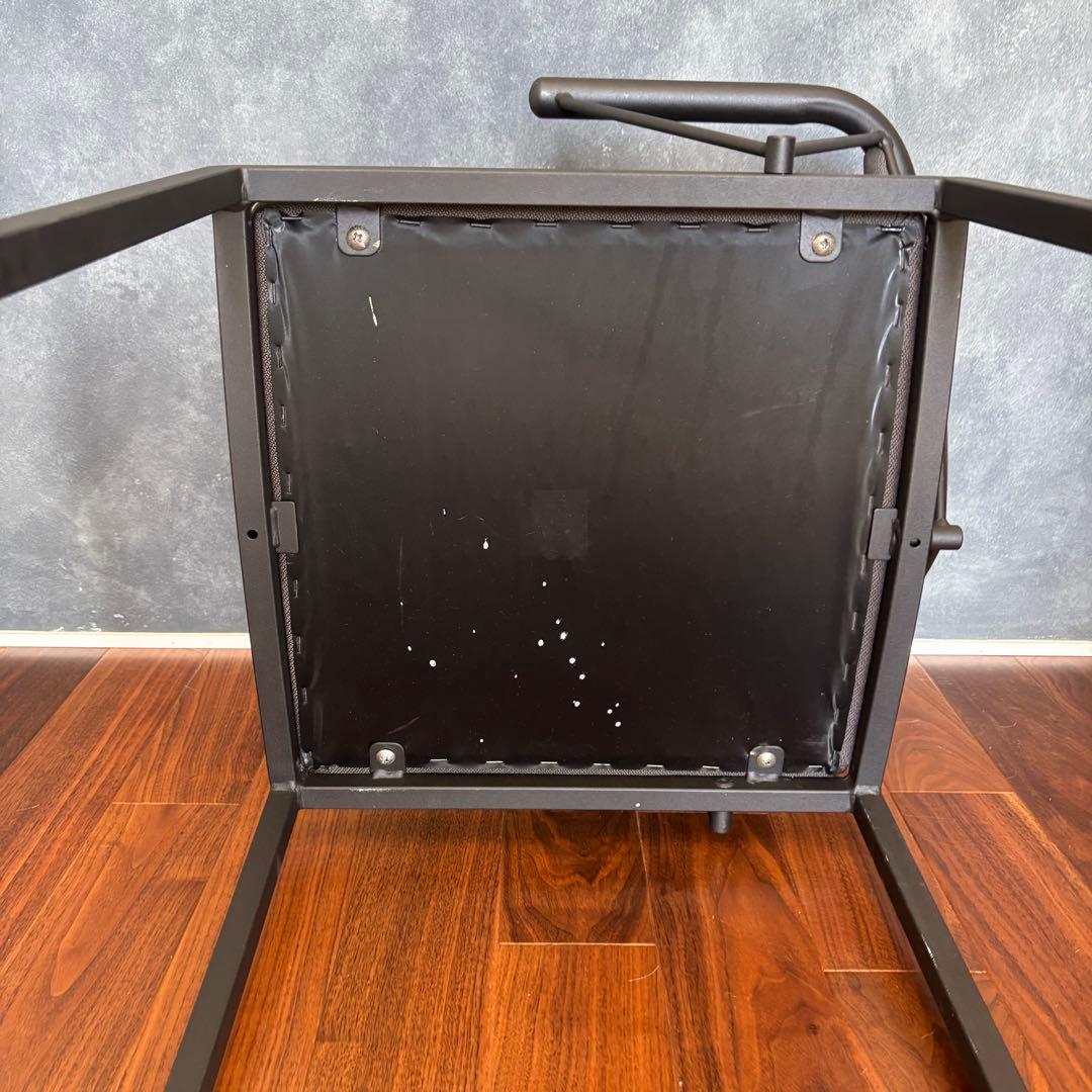 ポストモダンデザインの椅子 ミッドセンチュリー スペースエイジ