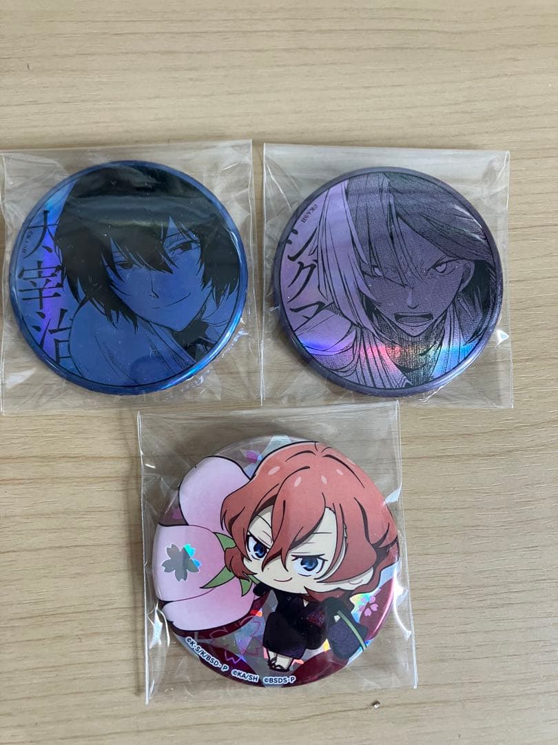 文豪ストレイドッグス ホログラム缶バッジ 大博覧会 太宰治 中原中也