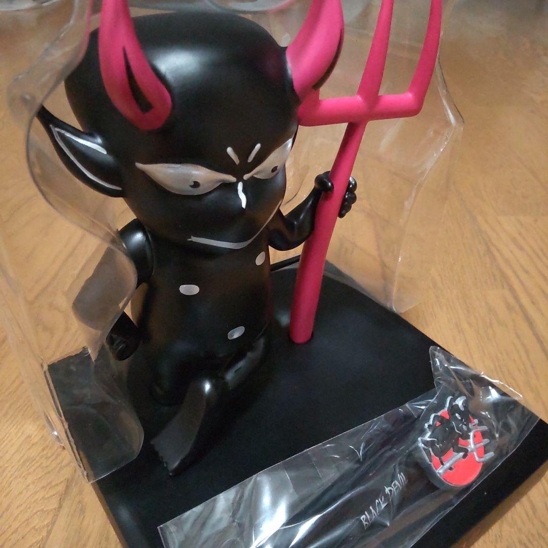 新品 ブラックデビル フィギュア&ボールペン ピンク ノベルティ - メルカリ