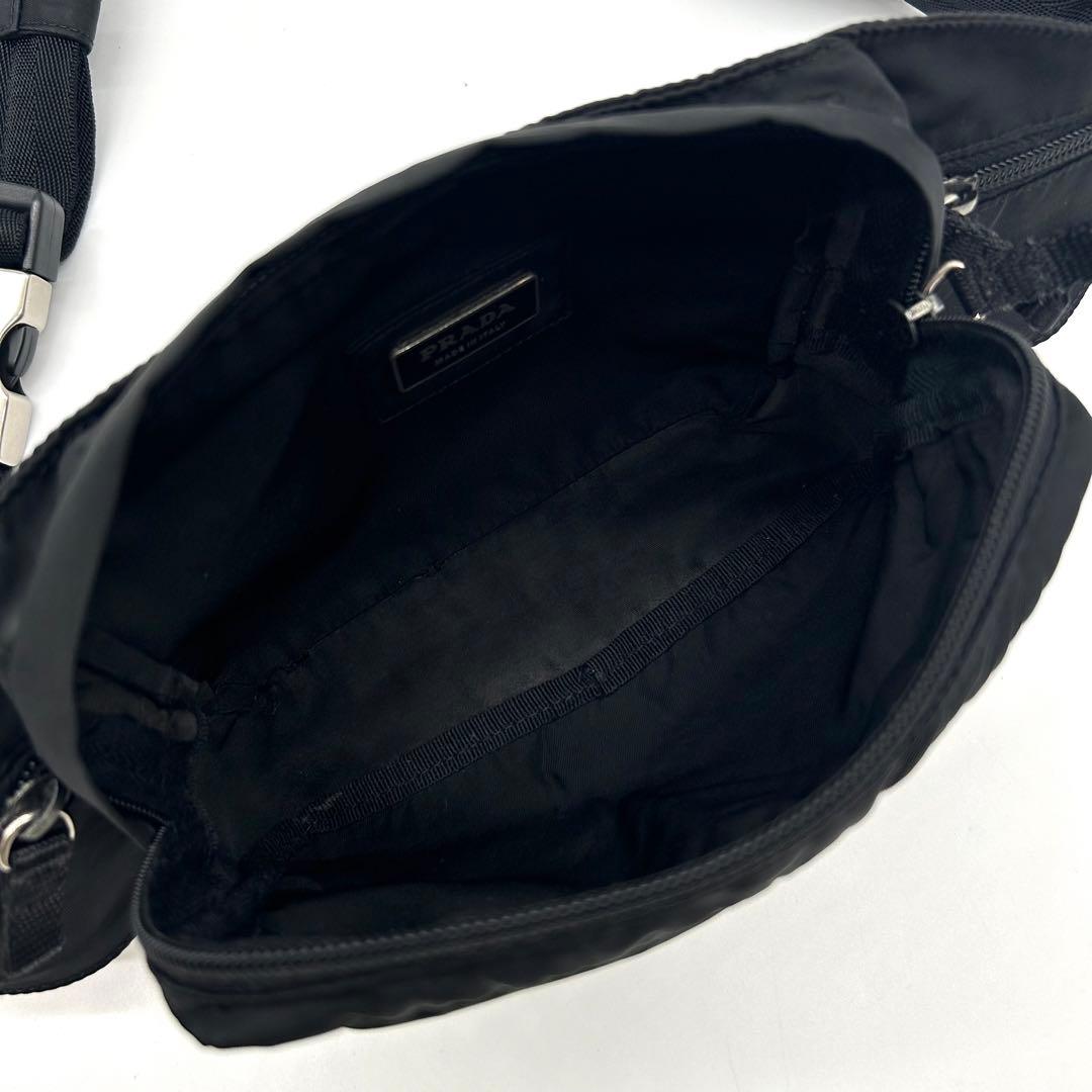 極美品】プラダ ボディバッグ テスートナイロン 三角ロゴ 黒 V210
