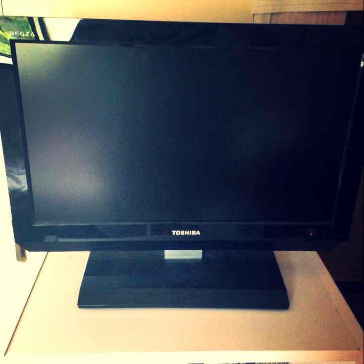 テレビ REGZA TOSHIBA19インチ♡ Amazon | TOSHIBA 19V型 ハイビジョン液晶テレビ REGZA 19A8000K