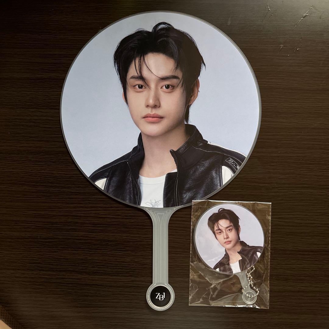 ZEROBASEONE キムジウン うちわ - メルカリ