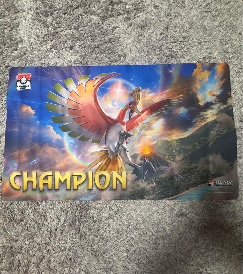 ポケカ ホウオウチャンピオンプレイマット 海外 - メルカリ