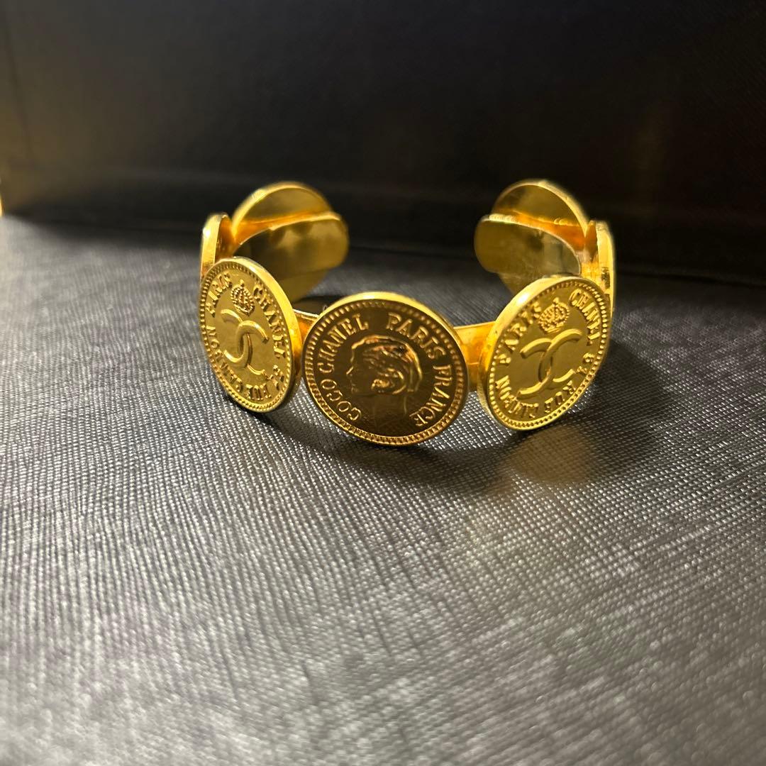 値下げ！ オールドシャネル CHANEL ゴールド バングル ビンテージ 中古・古着通販】CHANEL (シャネル) ココマークヴィンテージ