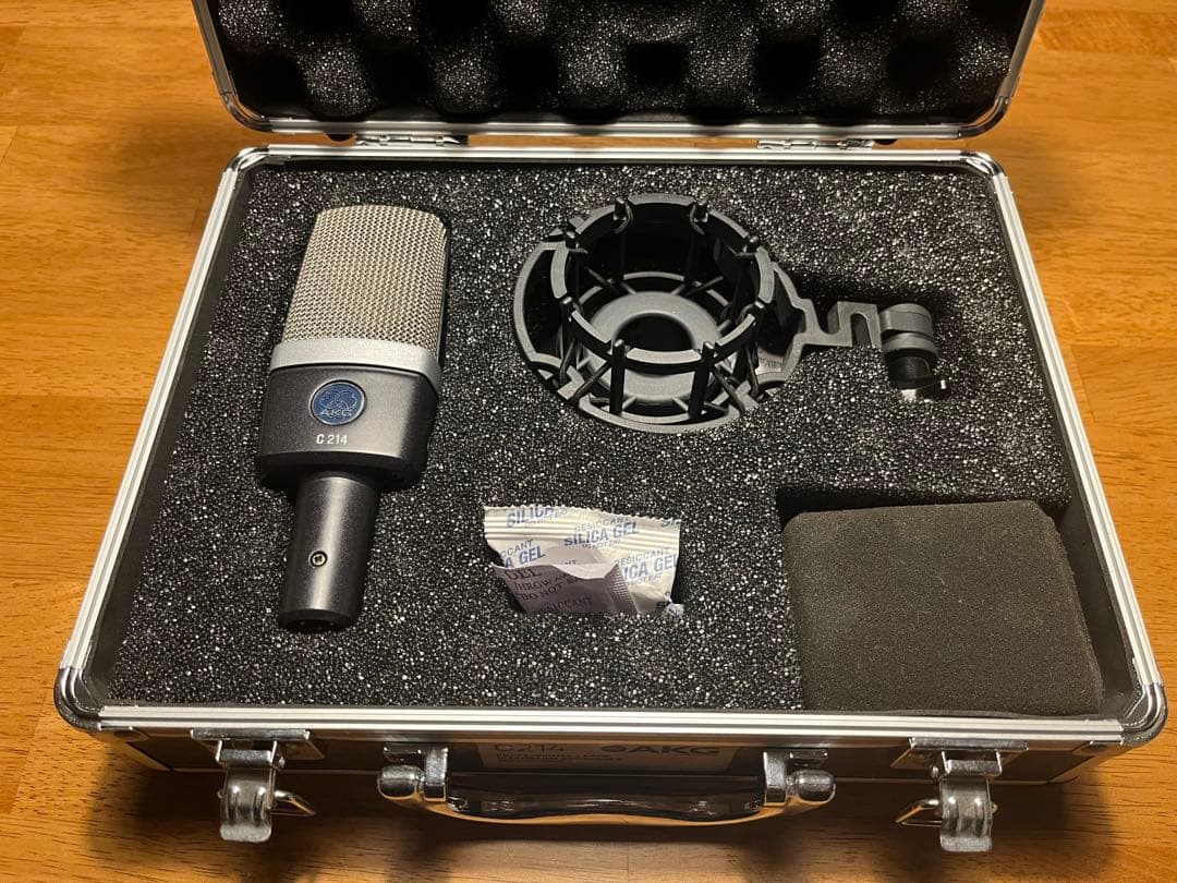 AKG C214 コンデンサーマイク　美品 Amazon | AKG C214 コンデンサーマイク 正規輸入品 | コンデンサ