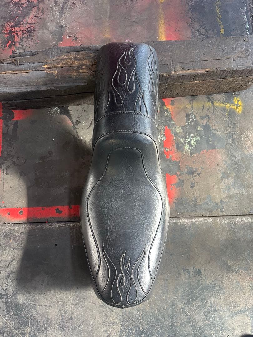 ハーレー　4速フレーム　シート　ショベル　本革　フレイムス ハーレー 4速フレーム シート ショベル 本革 フレイムス - メルカリ