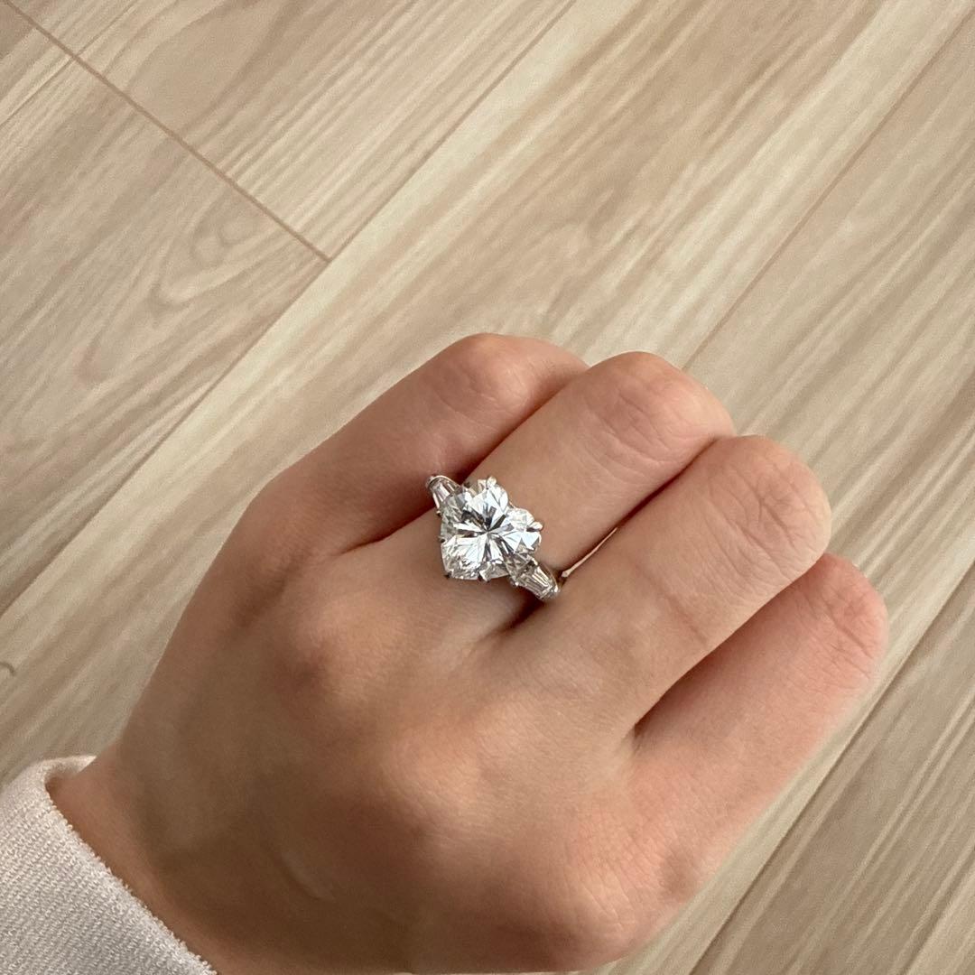 Brillarハートシェイプ テーパードバゲットカット リング - メルカリ