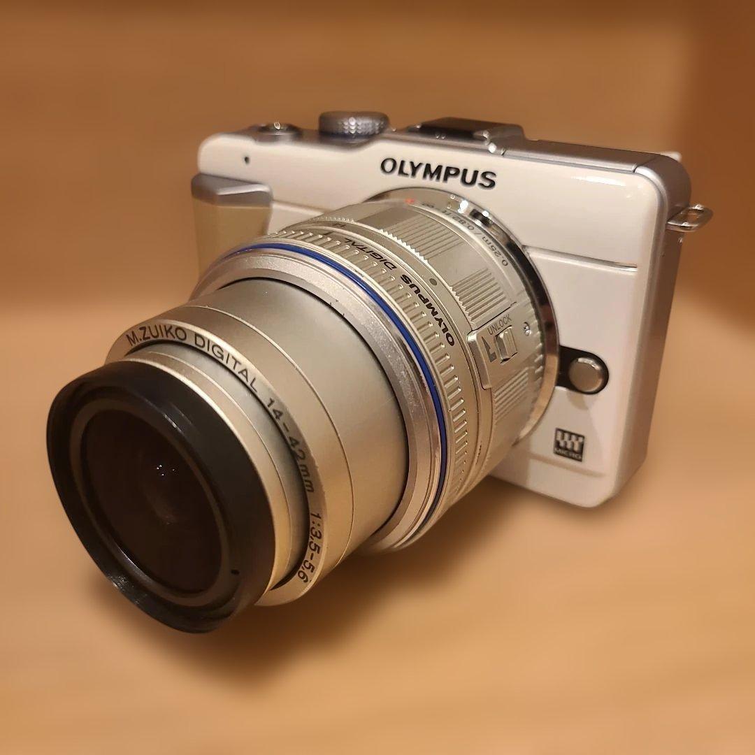 ✨美品✨OLYMPUS E-PL1 レンズセット バッテリー 充電器付き OLYMPUS E-PL1 ホワイト 動作品 純正バッテリー＆充電器付き カメラ