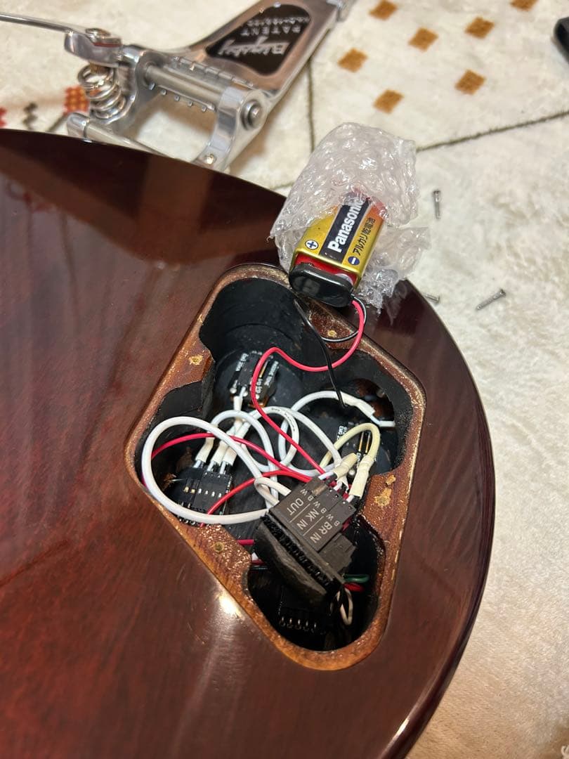 ギター Epiphone Les Paul Standard EMG 81 85