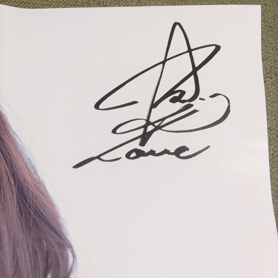 倉木麻衣サイン入り会場限定FC入会継続特典ポスター白ノースリーブ銀ネックレス笑顔