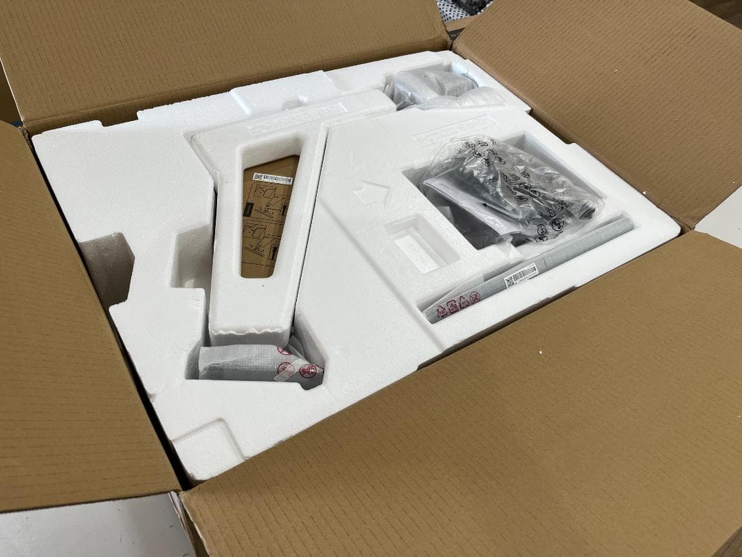 ほぼ未使用　LG デュアルアップ モニター 28MQ780-B 27.6インチ 公式】 LG 27.6インチ 4K デュアルアップ モニター - 28MQ780-B | LG