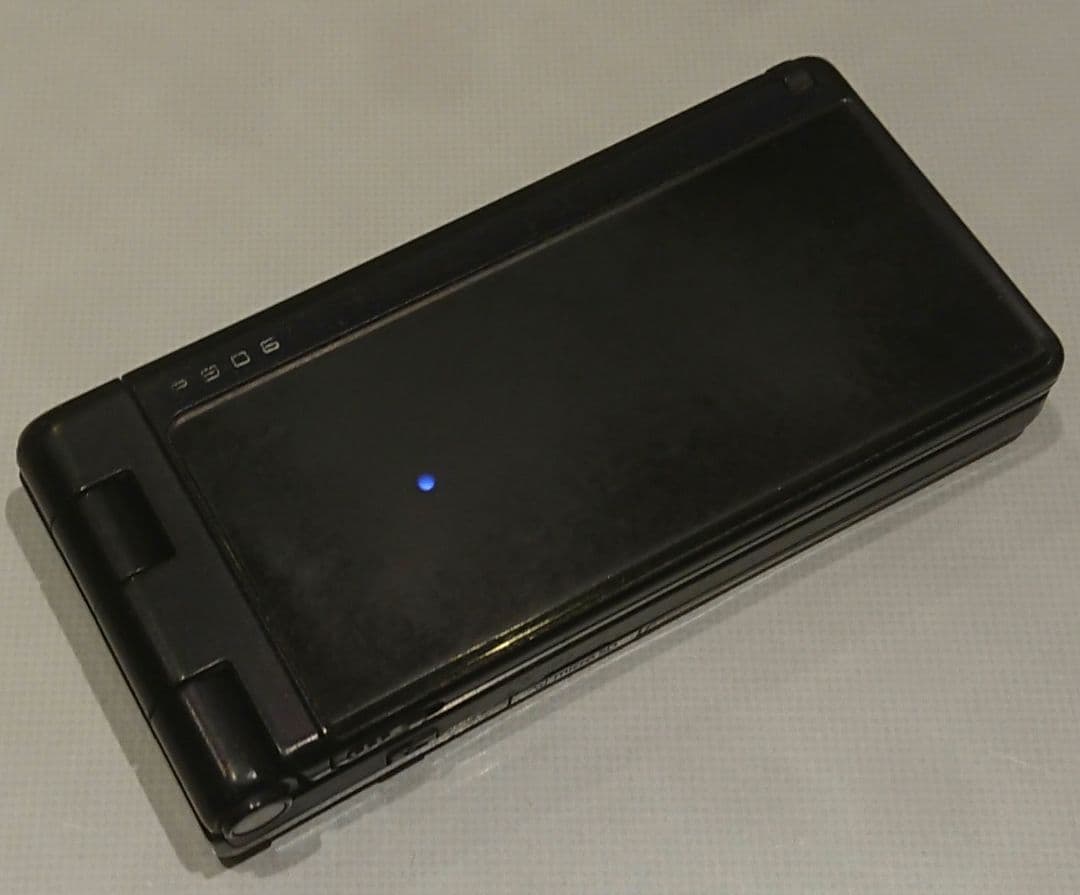 レア ドコモ P906i ブラック メタル ガラケー ガンダム アプリ 携帯