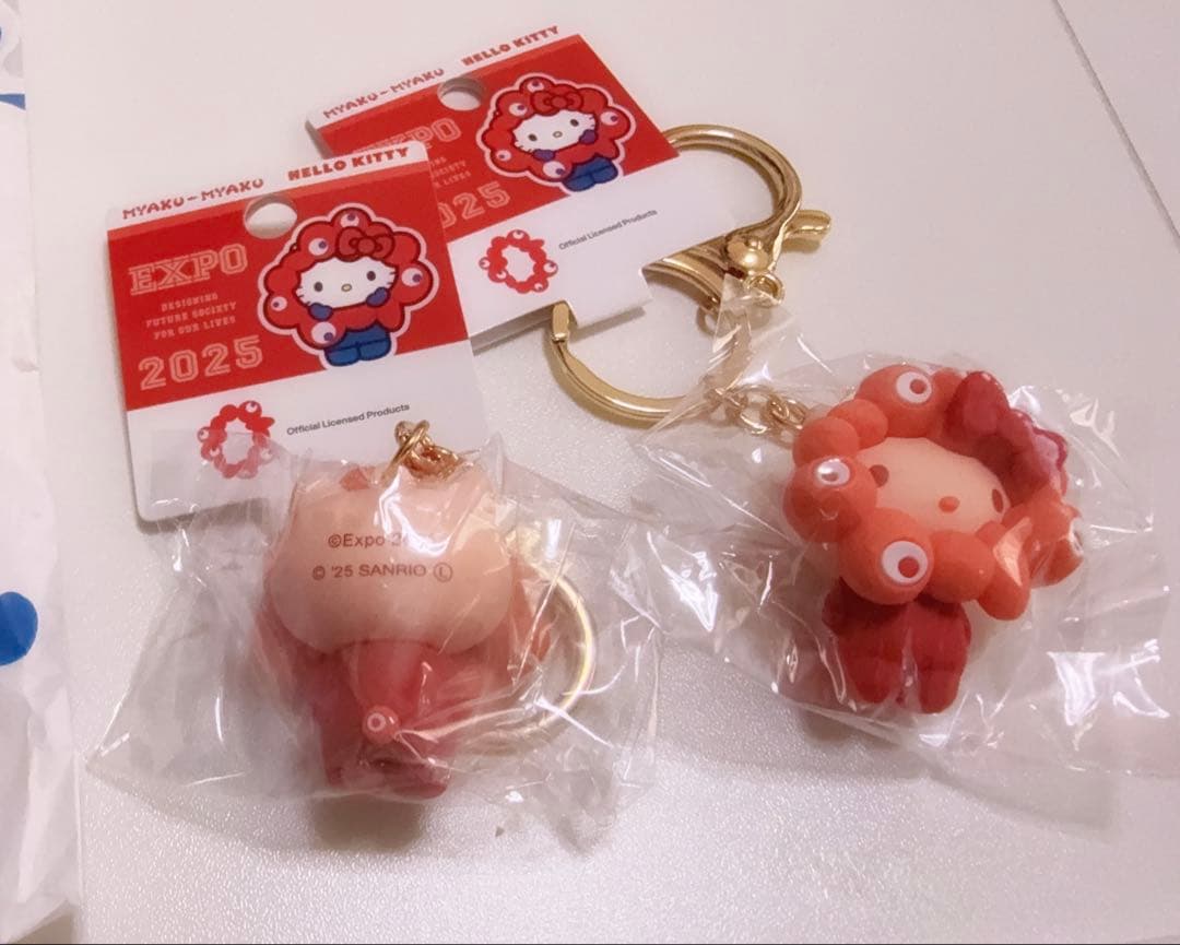 サンリオ キティ 万博ミャクミャク 推しカラーキーホルダー 新品 匿名