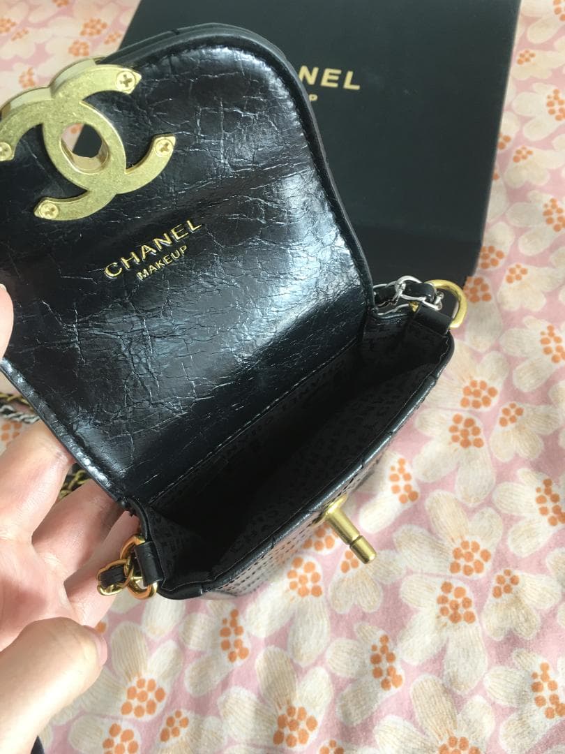 ブラック スマホショルダーバッグ《箱付き》