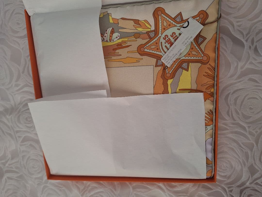 新品未使用　エルメスカレ90 《ブーツ・ストーリー》