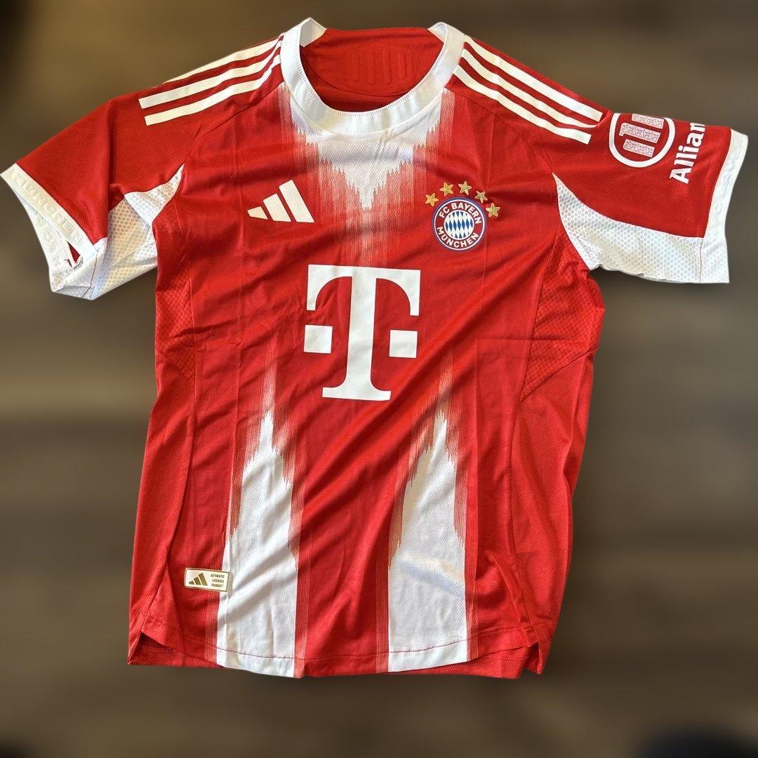 FC Bayern München adidasサッカーシャツ　オーセンティック 9e7862adc5f52173f6c2be7528b74d
