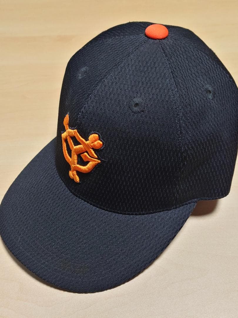 読売巨人 デサント製キャップ(旧ロゴ) - メルカリ