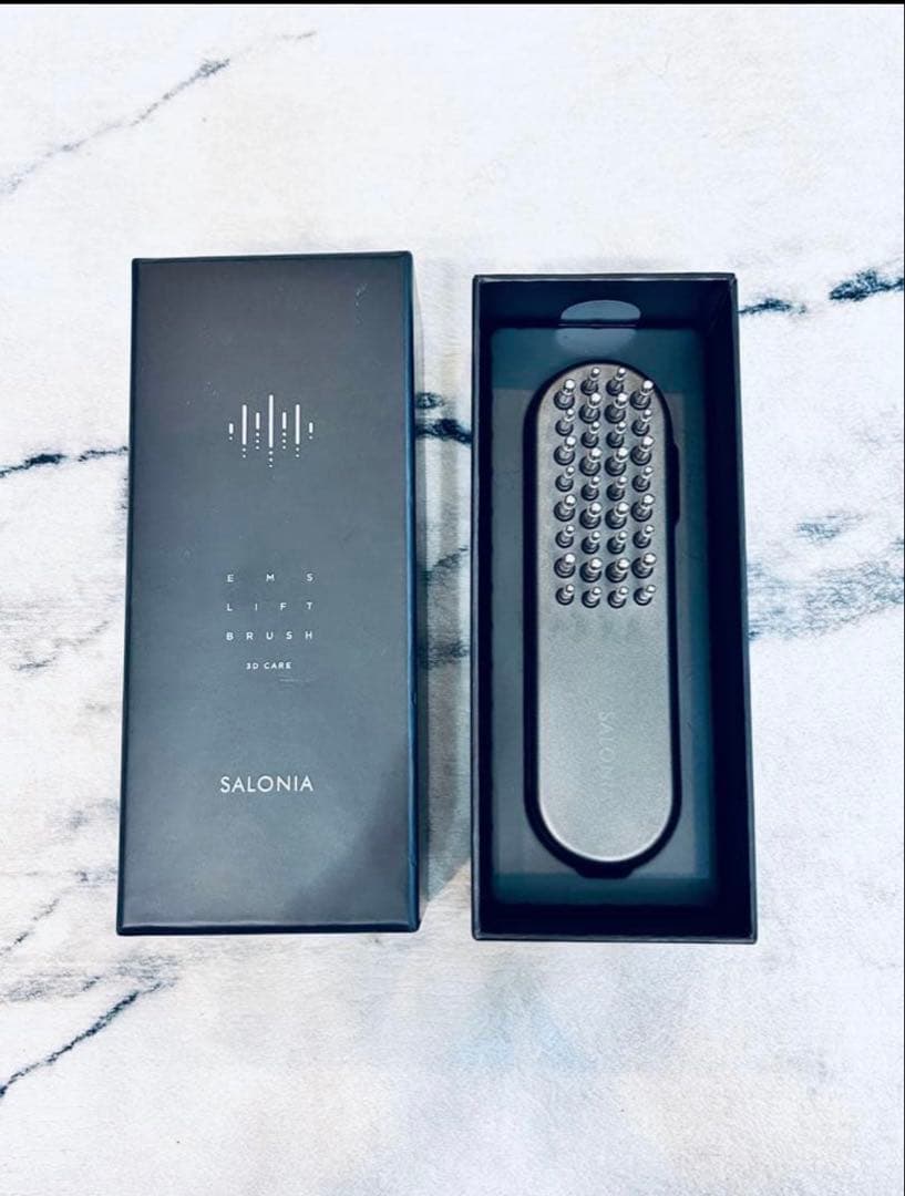 サロニア SALONIA EMSリフトブラシ 3Dケア　電気ブラシ　美顔器 SALONIA、筋トレ発想の美顔器「​EMSリフトブラシ 3Dケア」11月1日新
