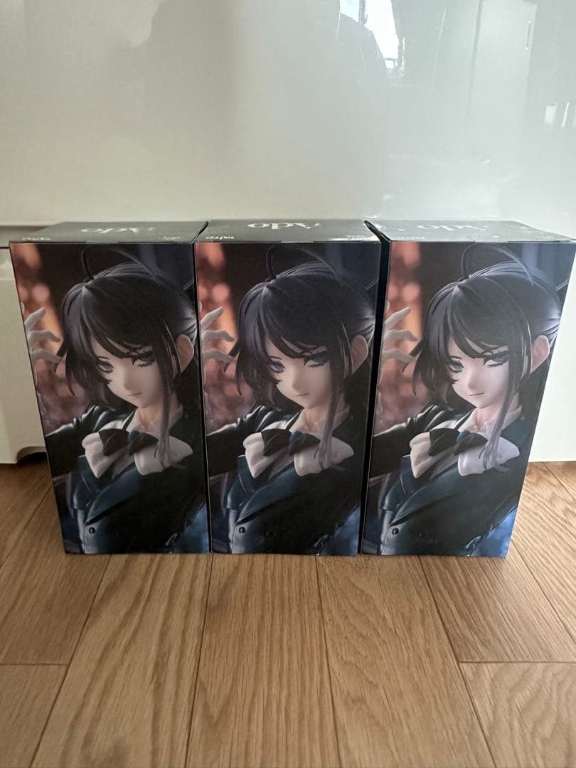 ラウンドワン限定　Ado フィギュア 〜Winter ver.〜　３個