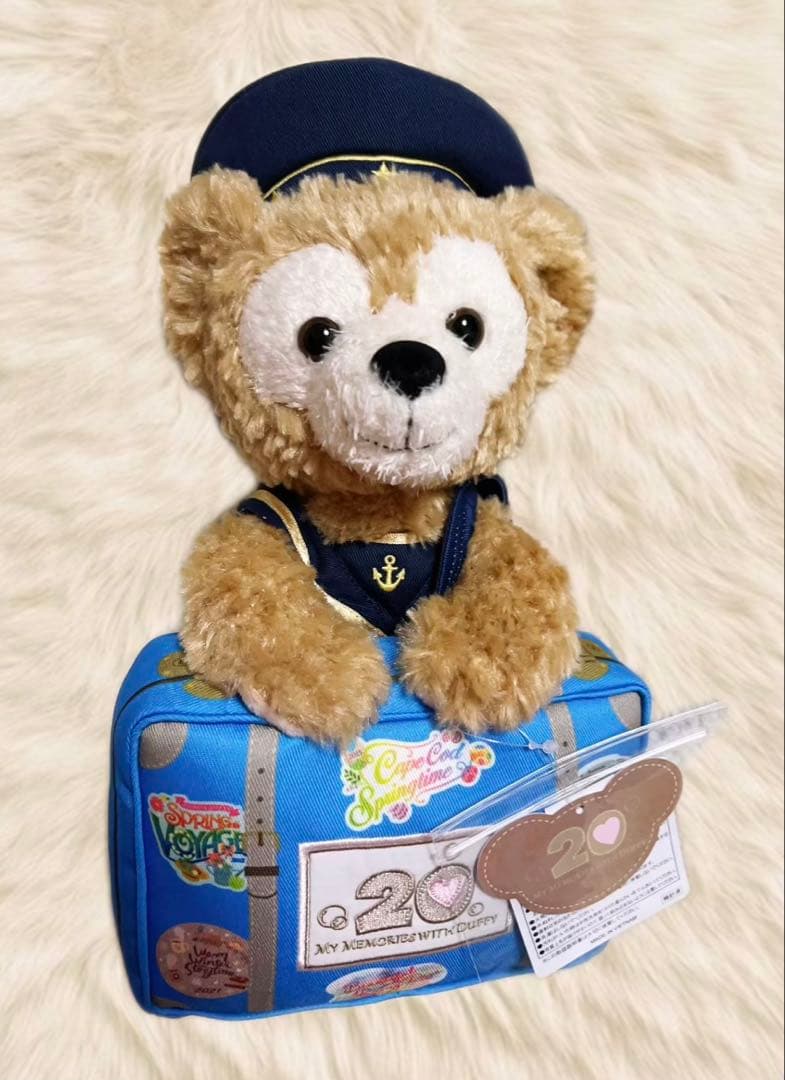 ダッフィー ぬいぐるみ 20周年　ディズニーシー　新品　タグ付 青いトランク持った「ダッフィー」ぬいぐるみ発売！ 20周年の思い出が