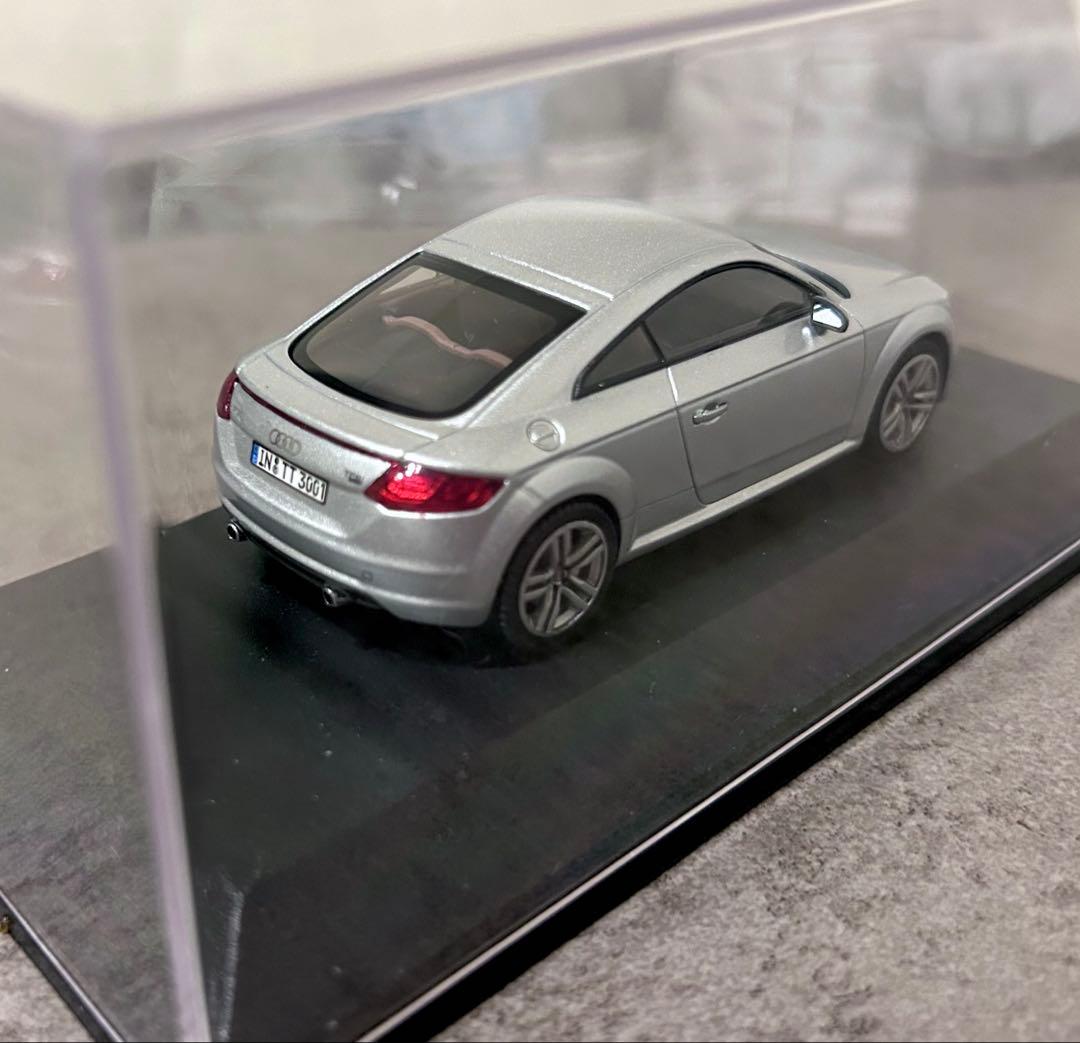 ディーラー正規品 Audi TT Coupé ミニカー シルバー 1:43 - メルカリ
