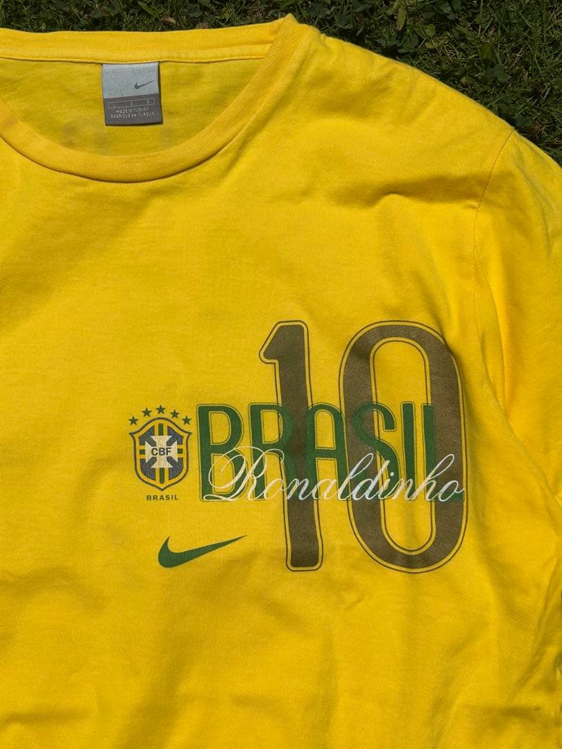 00s ナイキ ブラジル代表 Tシャツ ロナウジーニョ y2k テック系 - メルカリ
