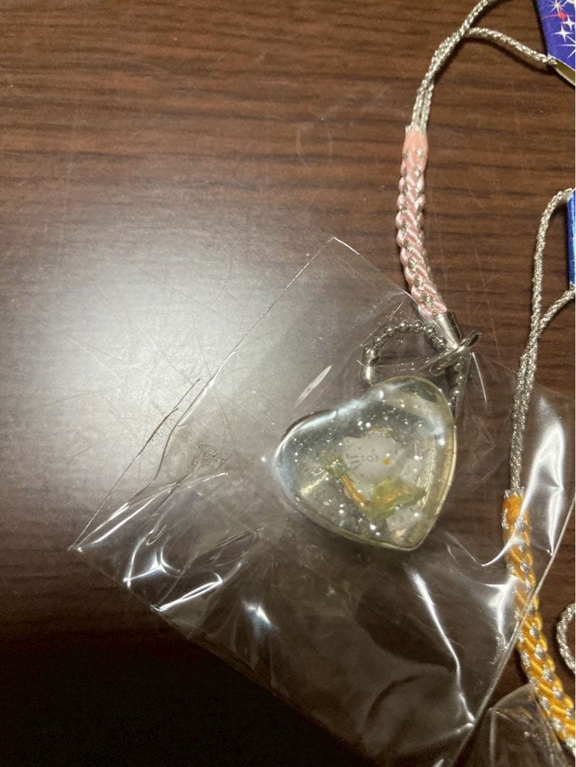 希少 激レア 新品 ご当地 ハローキティ イルミネーション アクリル ストラップ