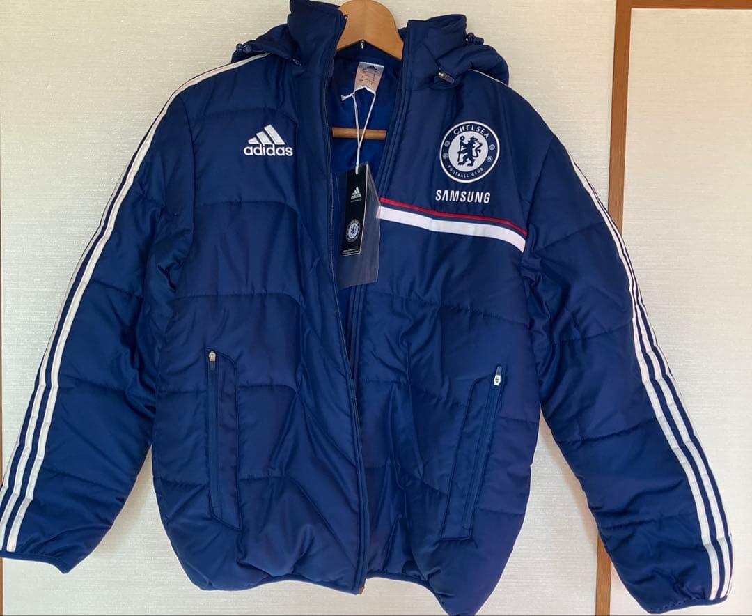 s*s様 新品未使用 チェルシーFC 中綿アウター ダウンジャケット KoZ (コズ) シャイニー フルジップ 中綿ブルゾン L ジャケット