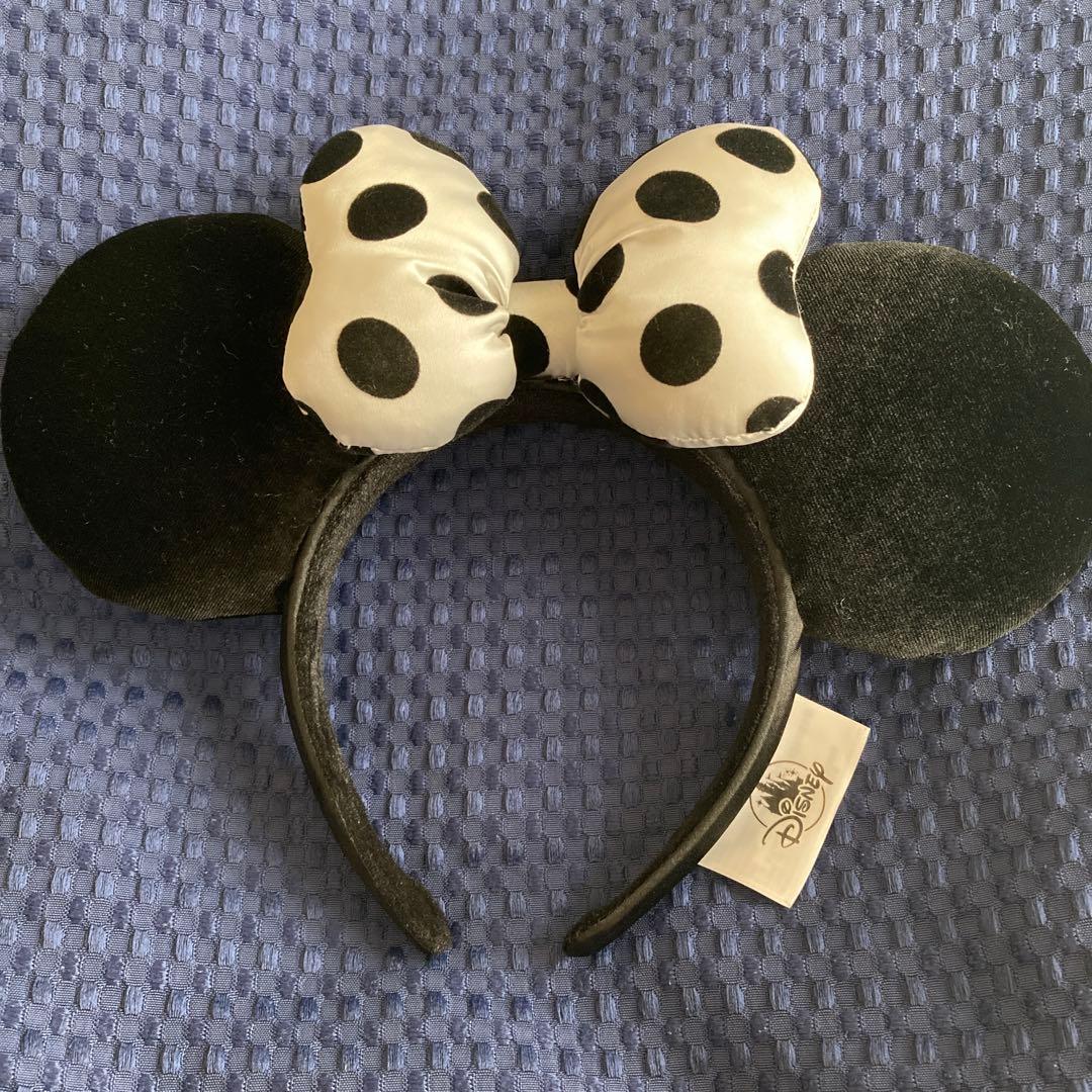 海外ディズニーカチューシャ 白黒ドット - メルカリ