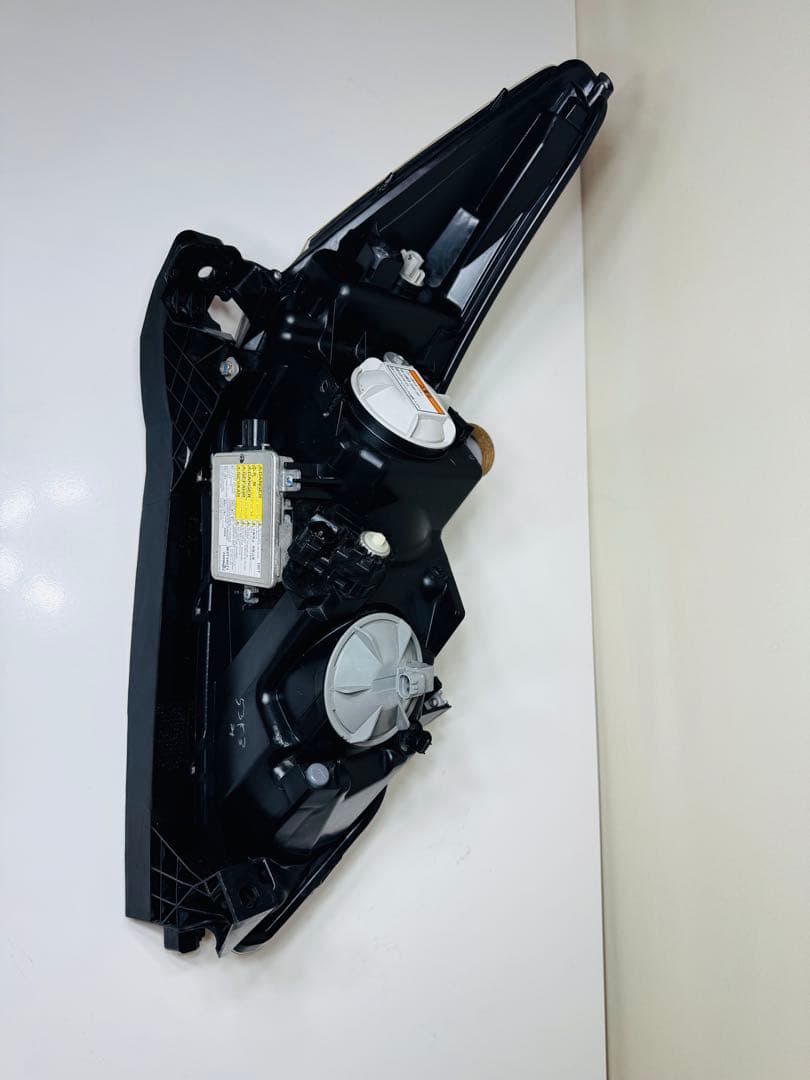 ホンダストリーム RN6 RN7 RN8 RN9 純正 HID ヘッドライト左右 - メルカリ