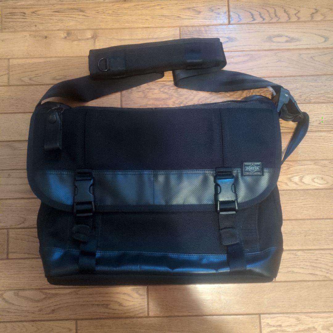 PORTER ポーター HEATヒート メッセンジャーバッグ L HEAT(ヒート) MESSENGER BAG(L) | 吉田カバンホームページ | YOSHIDA & Co.