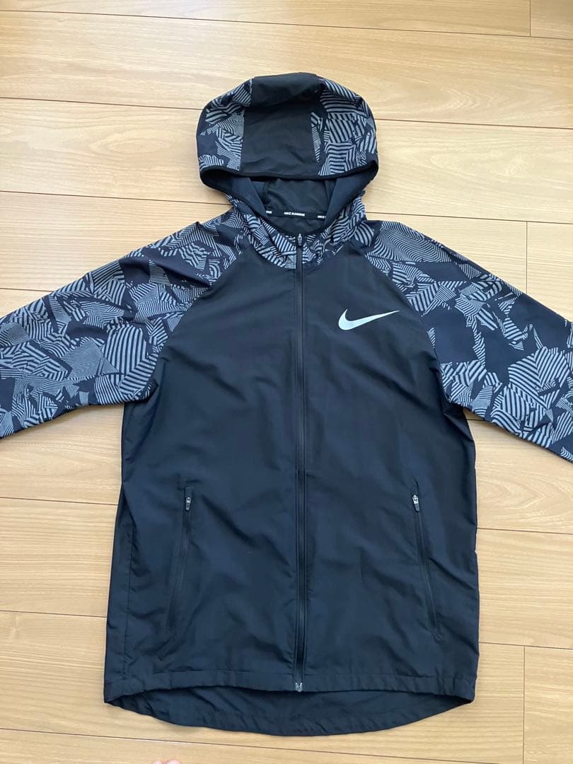 NIKE ナイキ エッセンシャル フラッシュ フーディ リフレクティブ