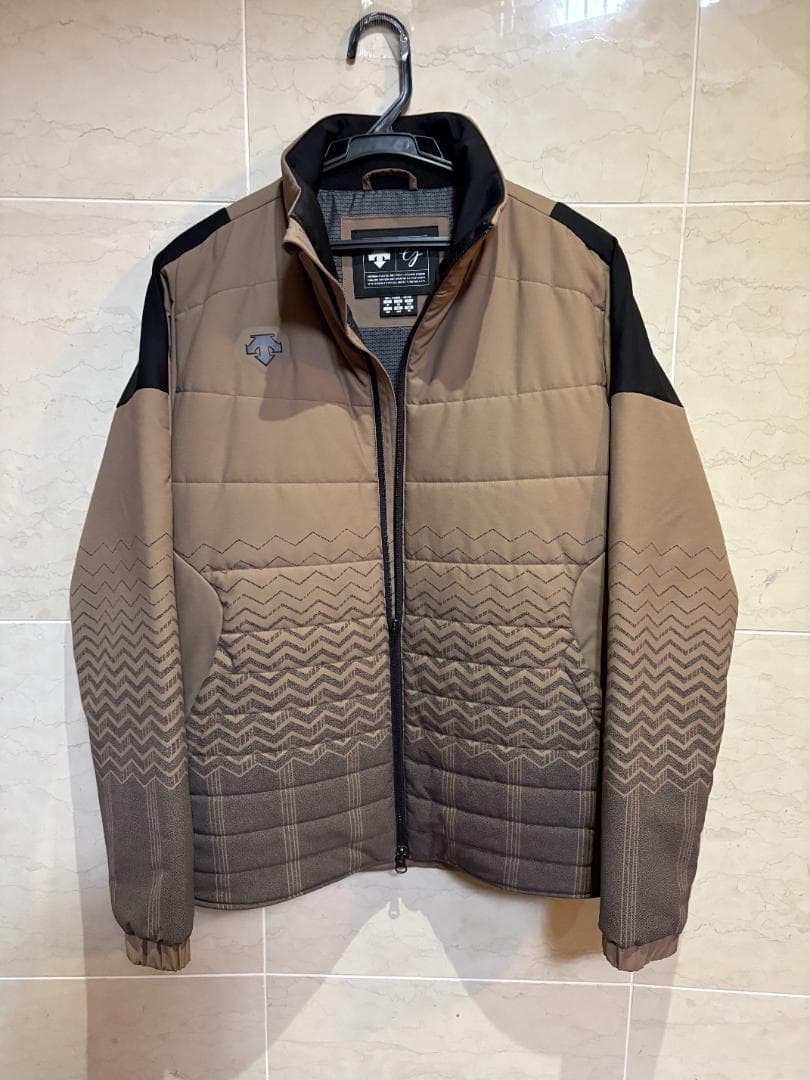 DESCENTE デサントモバイルサーモ 中綿ジャケットバッテリー2個付き モバイルサーモ 中わたジャケット | デサントゴルフ公式