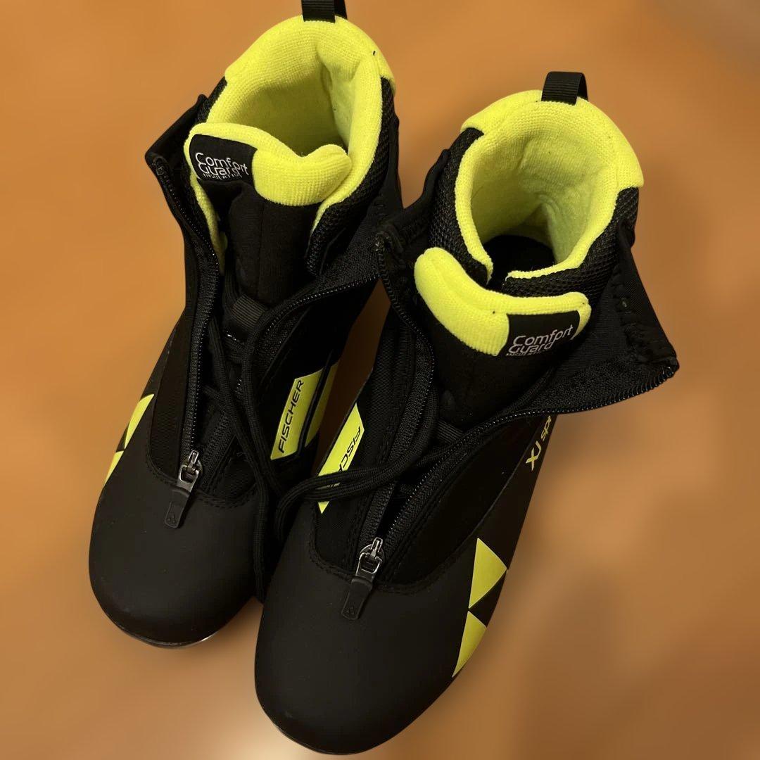 Fischer 子ども用スキー用ブーツ ブラック/イエロー - メルカリ