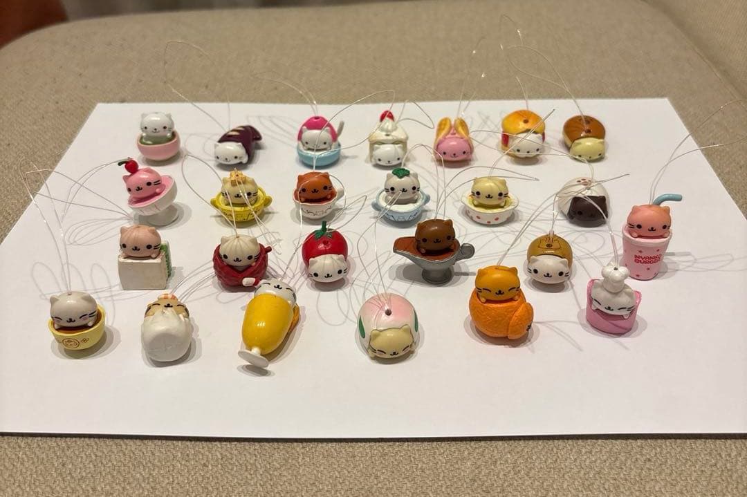 にゃんにゃんにゃんこ ストラップ キーホルダー - メルカリ