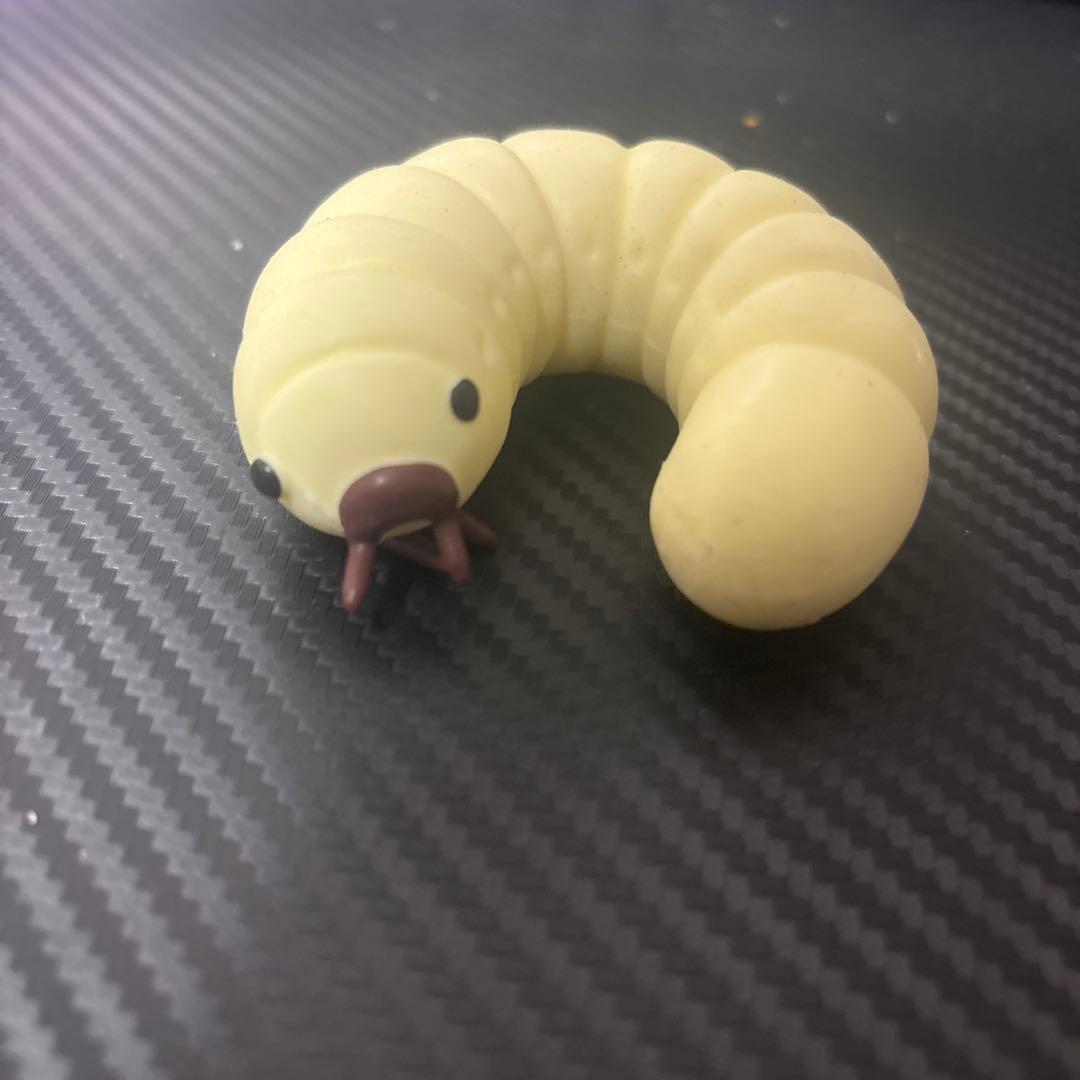 虫型フィギュア クリーム色　激レア‼️