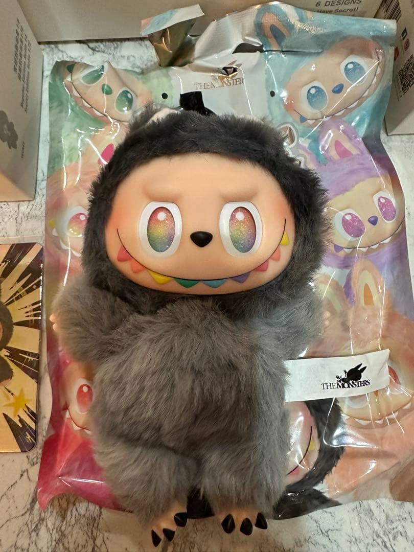 THE MONSTERS Big into Energy ラブブ　シークレット