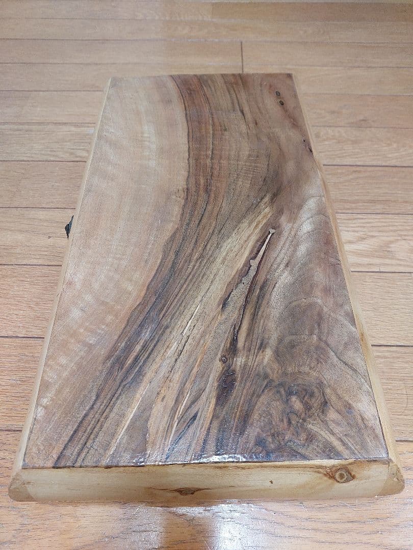 イラン産クルミ材を使用した手作りのバックギャモン