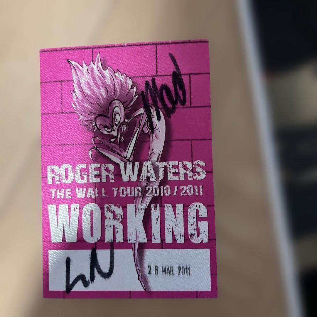 Roger Waters The Wall Live サイン入りポスターとパス